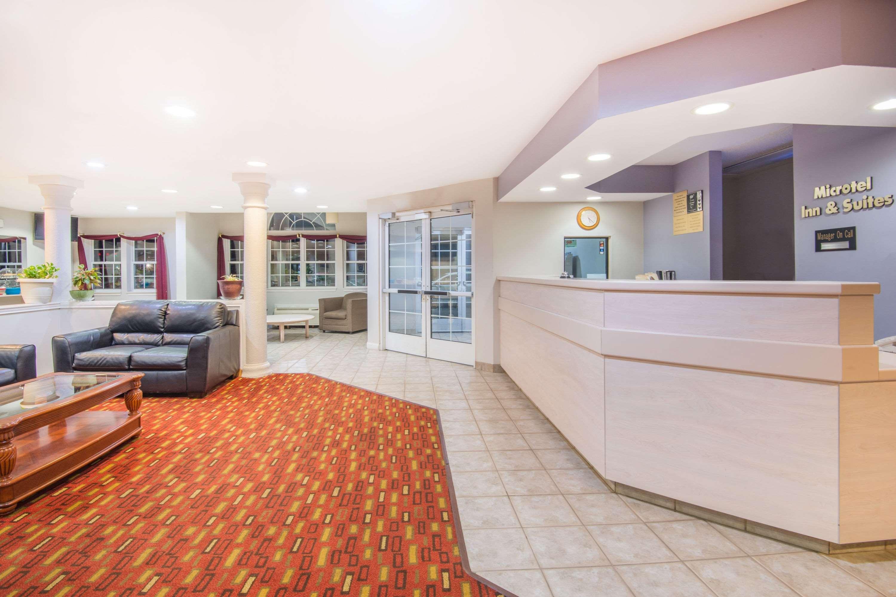 Microtel Inn & Suites Claremore Экстерьер фото