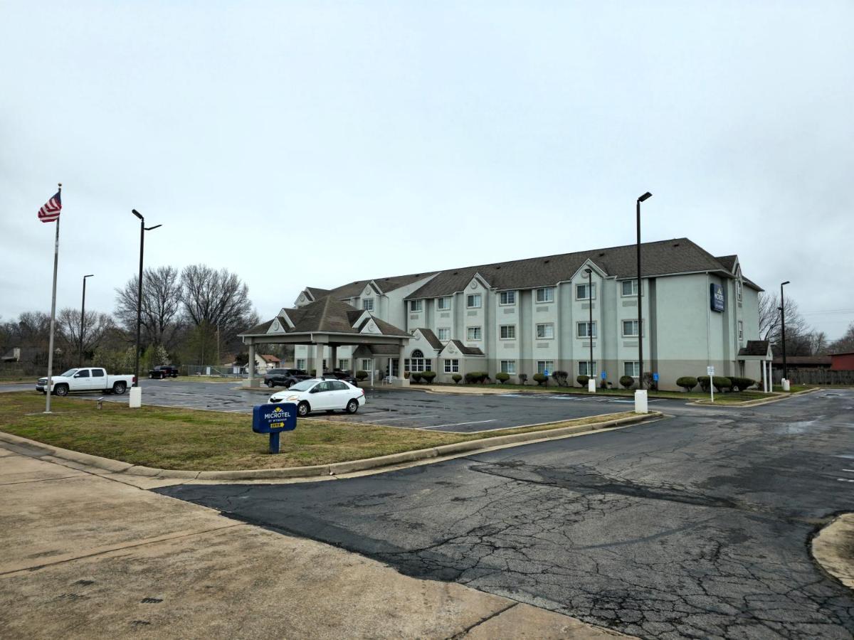 Microtel Inn & Suites Claremore Экстерьер фото